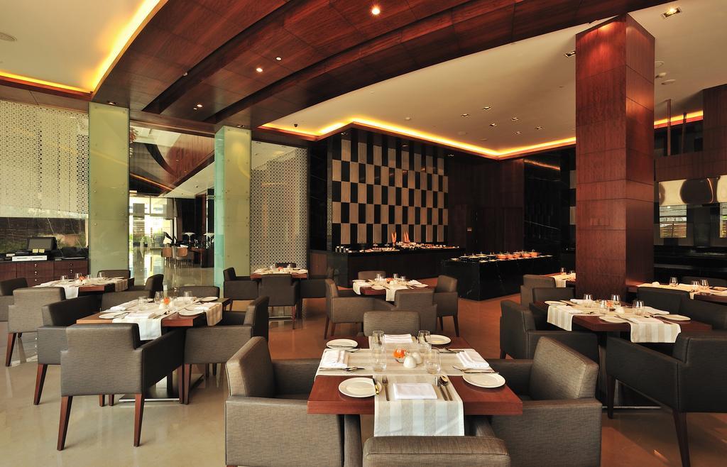 The Anya Hotel-Golf Course Road Gurgaon Exteriör bild