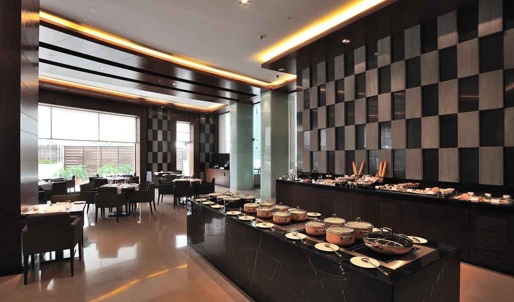 The Anya Hotel-Golf Course Road Gurgaon Exteriör bild