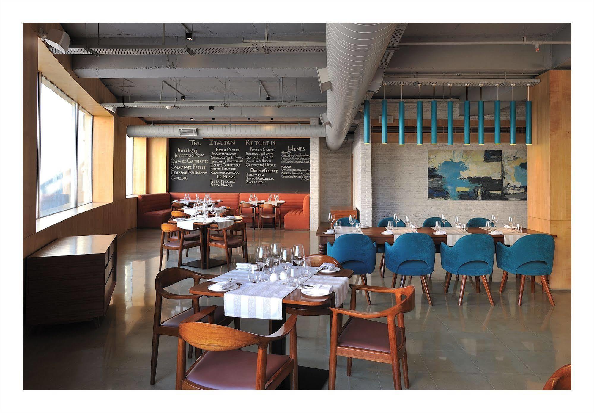 The Anya Hotel-Golf Course Road Gurgaon Exteriör bild