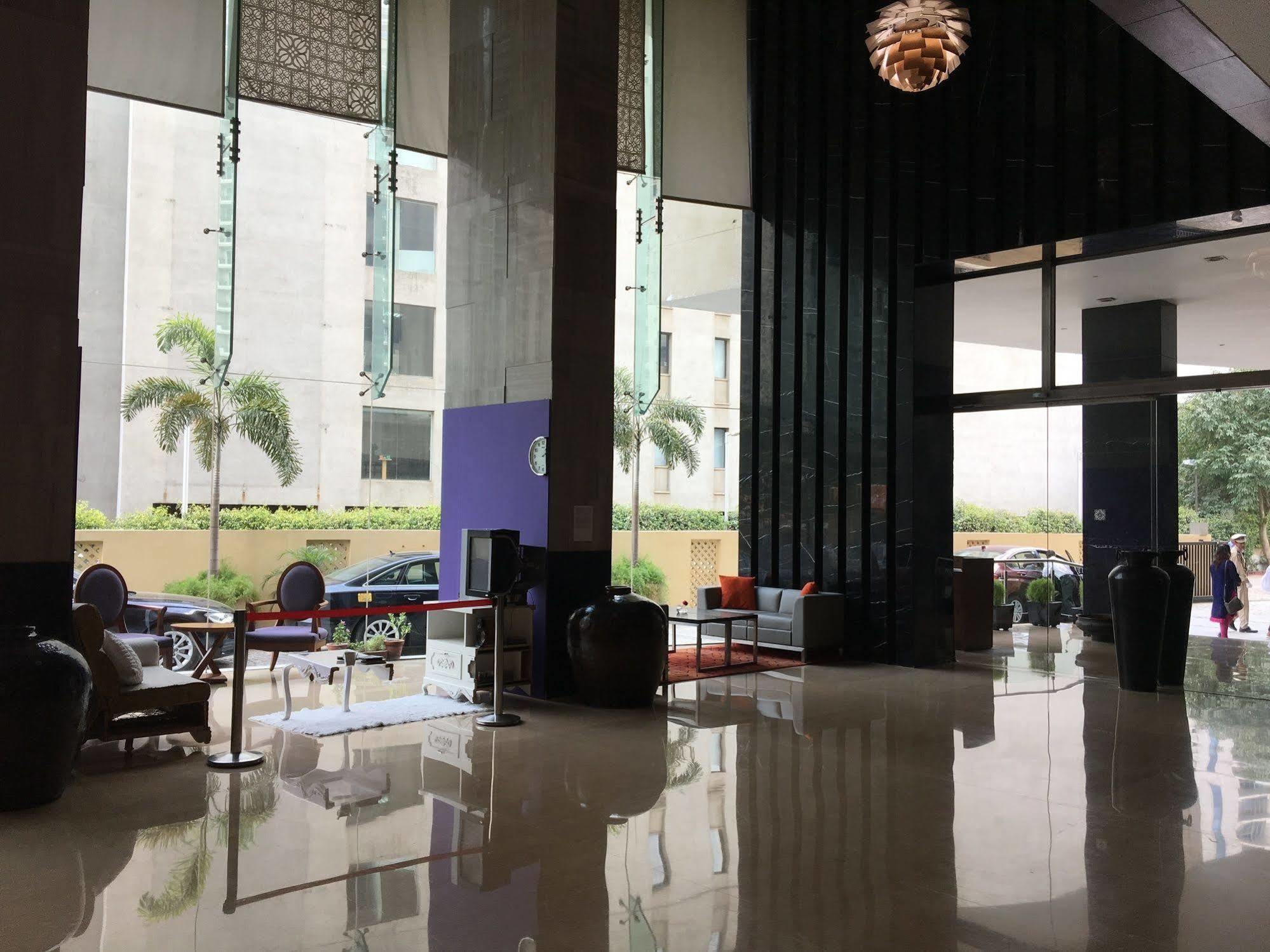 The Anya Hotel-Golf Course Road Gurgaon Exteriör bild